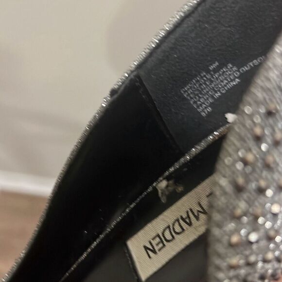 Steve Madden silver sparkles and shimmery rhinestones pointed toe stilettos. Siz - Picture 12 of 12